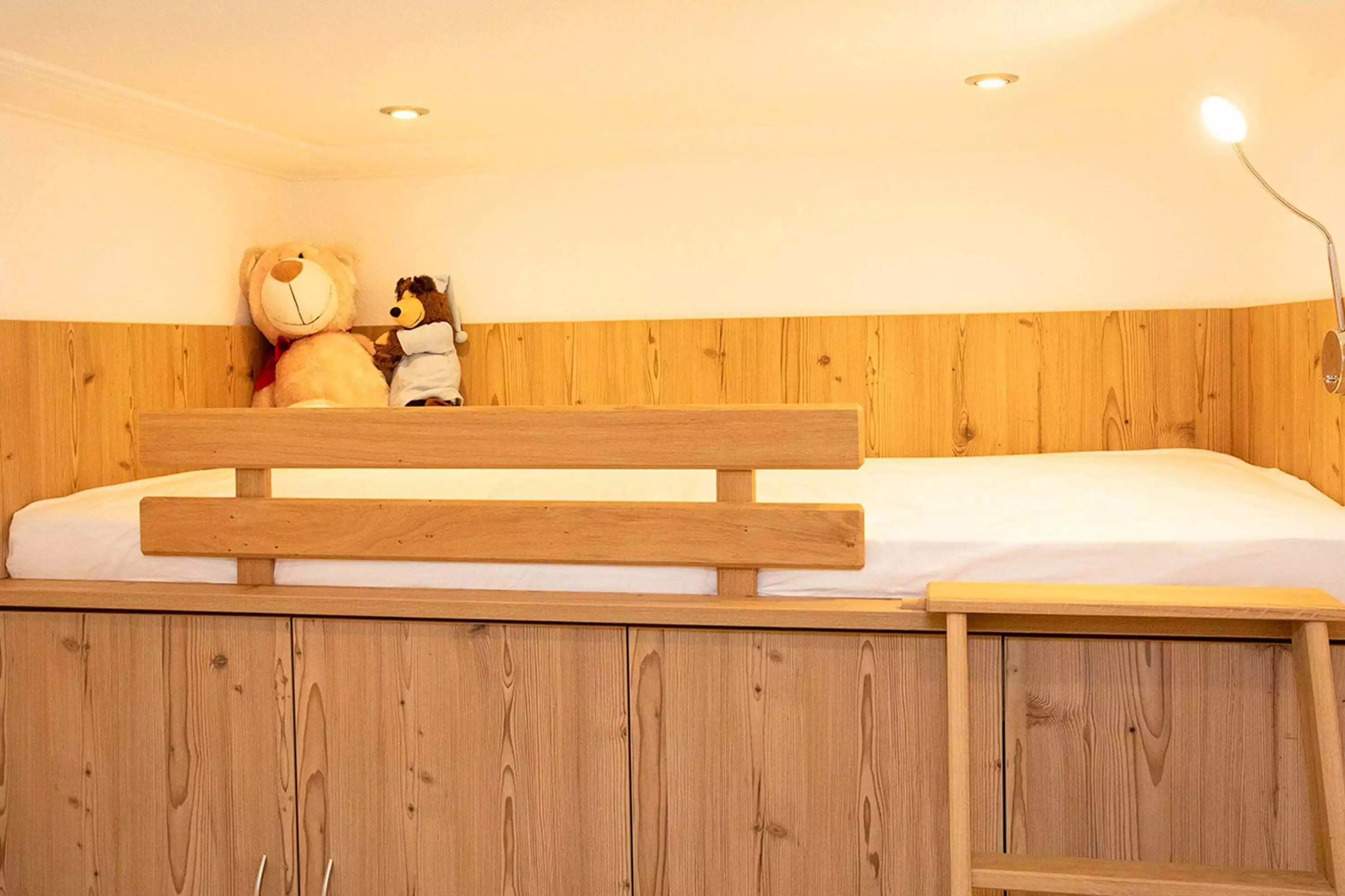 Zusatzbett Schlafzimmer Ferienwohnung 3 Ferienhaus HAUSZEIT in Bernau am Chiemsee Alpenland