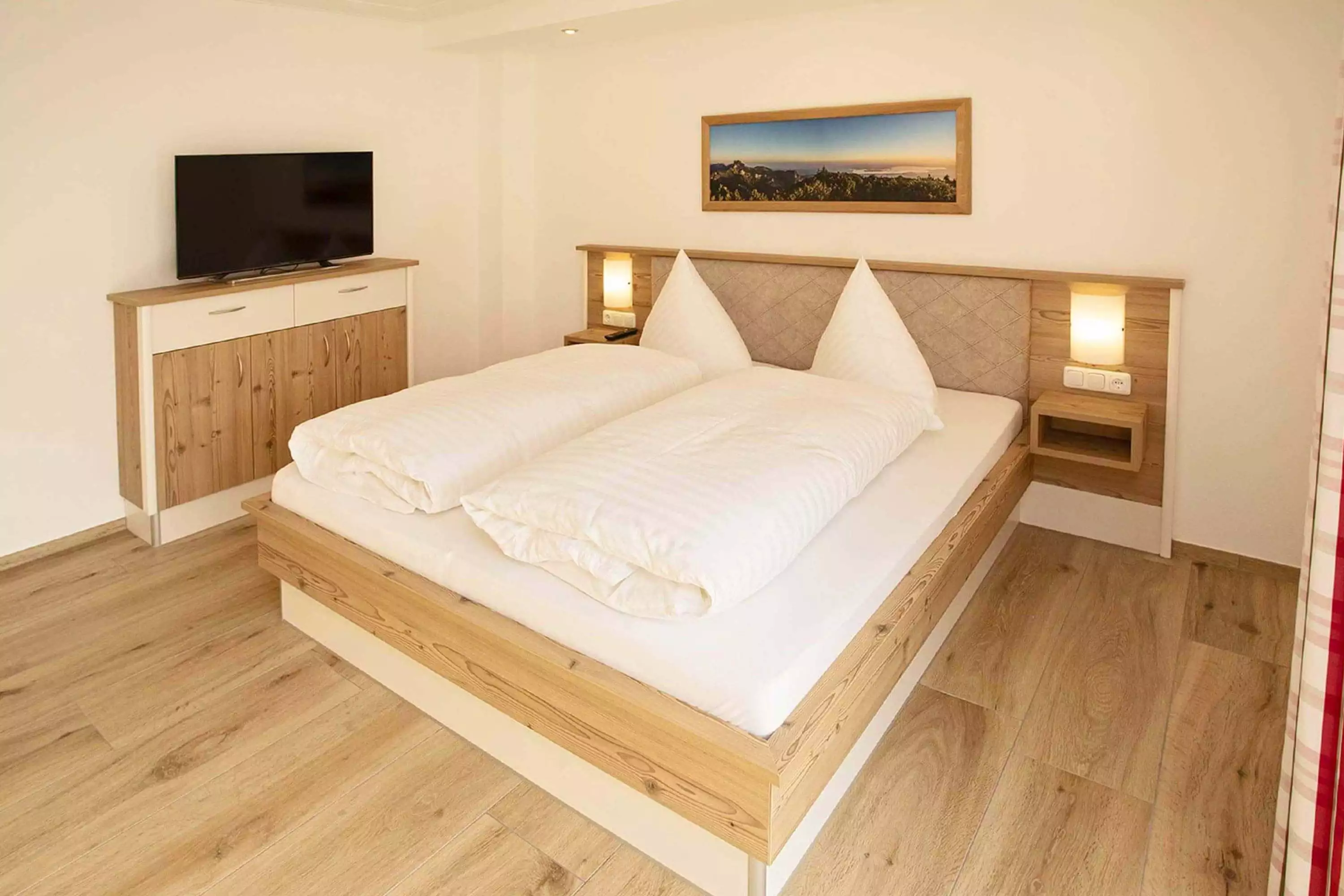 Mit Liebe zum Detail und stilvoll mit viel Holz eingerichtete Ferienwohnungen