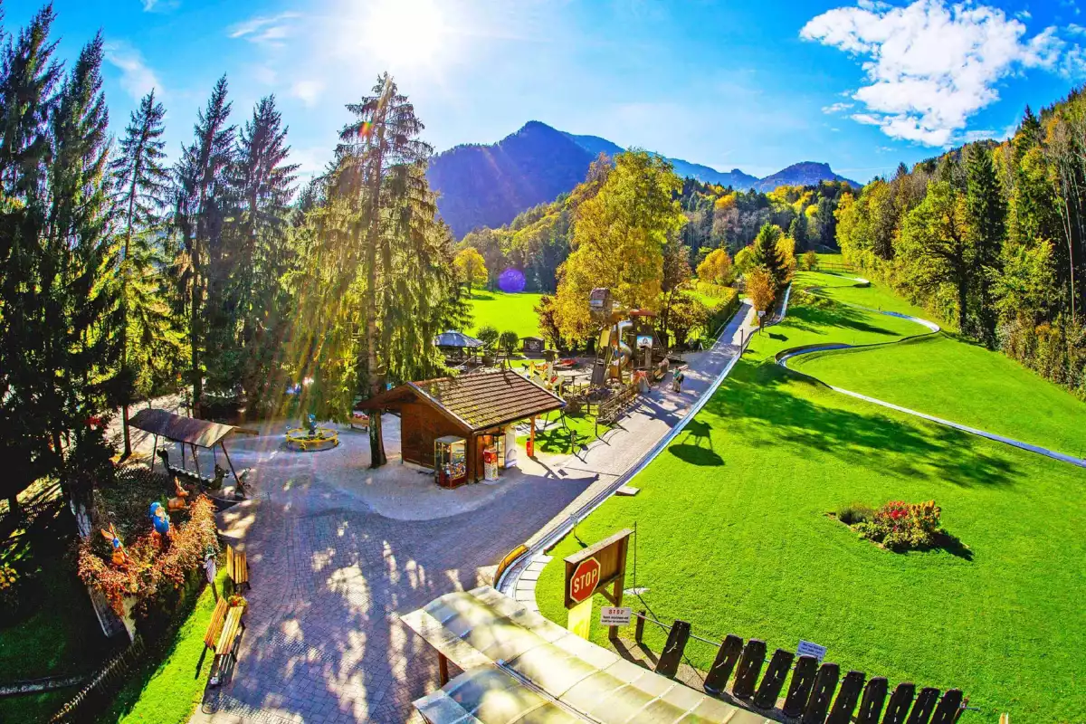 Sommerrodelbahn im Märchenpark Marquartstein Freizeit Spiel Spaß Action im Märchenpark Marquartstein