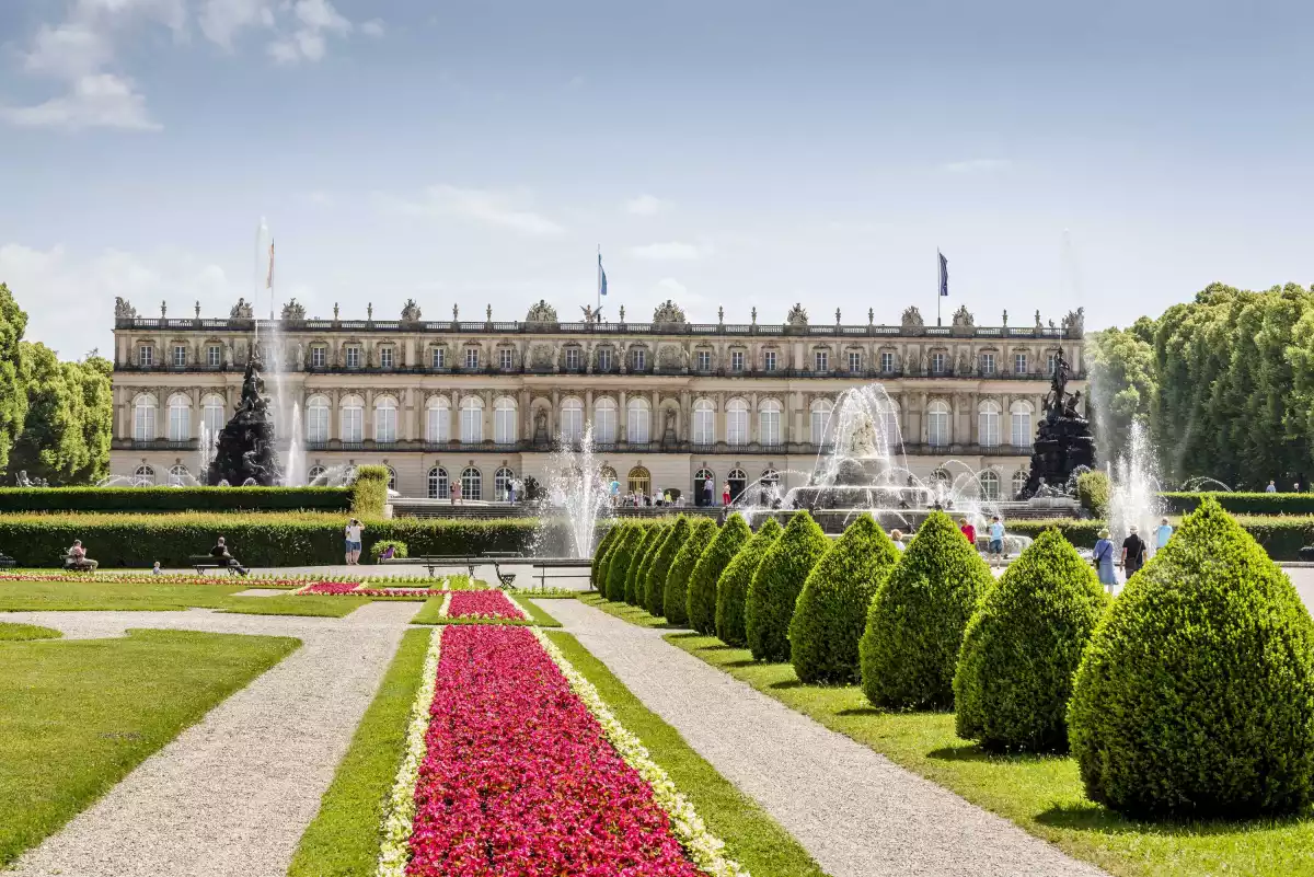 Schloss Herrenchiemsee mit Parkanlage Führung für Erwachsene und Kinder im Schloss Herrenchiemsee