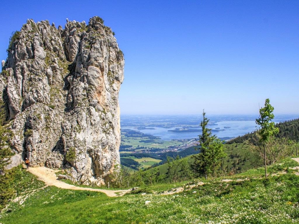 Kampenwand mit Blick auf Chiemsee